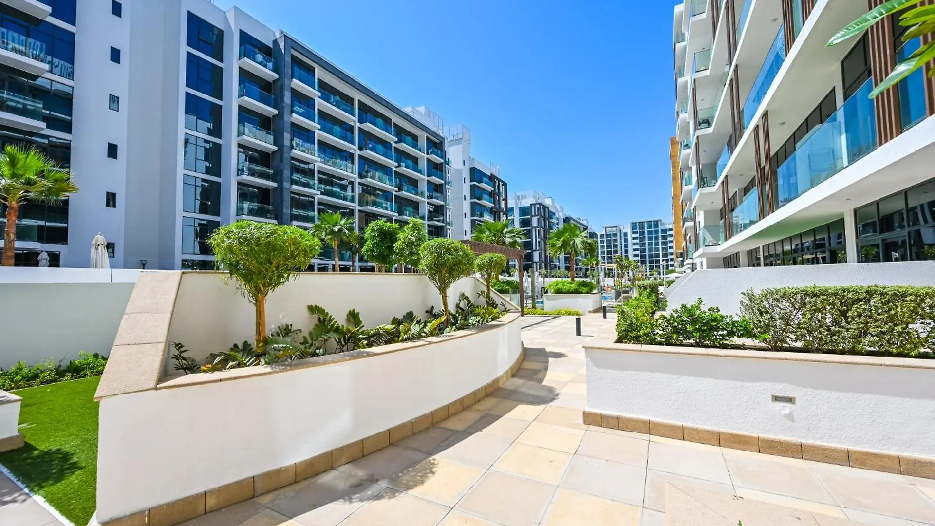 Apartment Charming Studio Retreat With A Private Balcony, Just 10 Minutes From The Heart Of The City Dubai United Arab Emirates