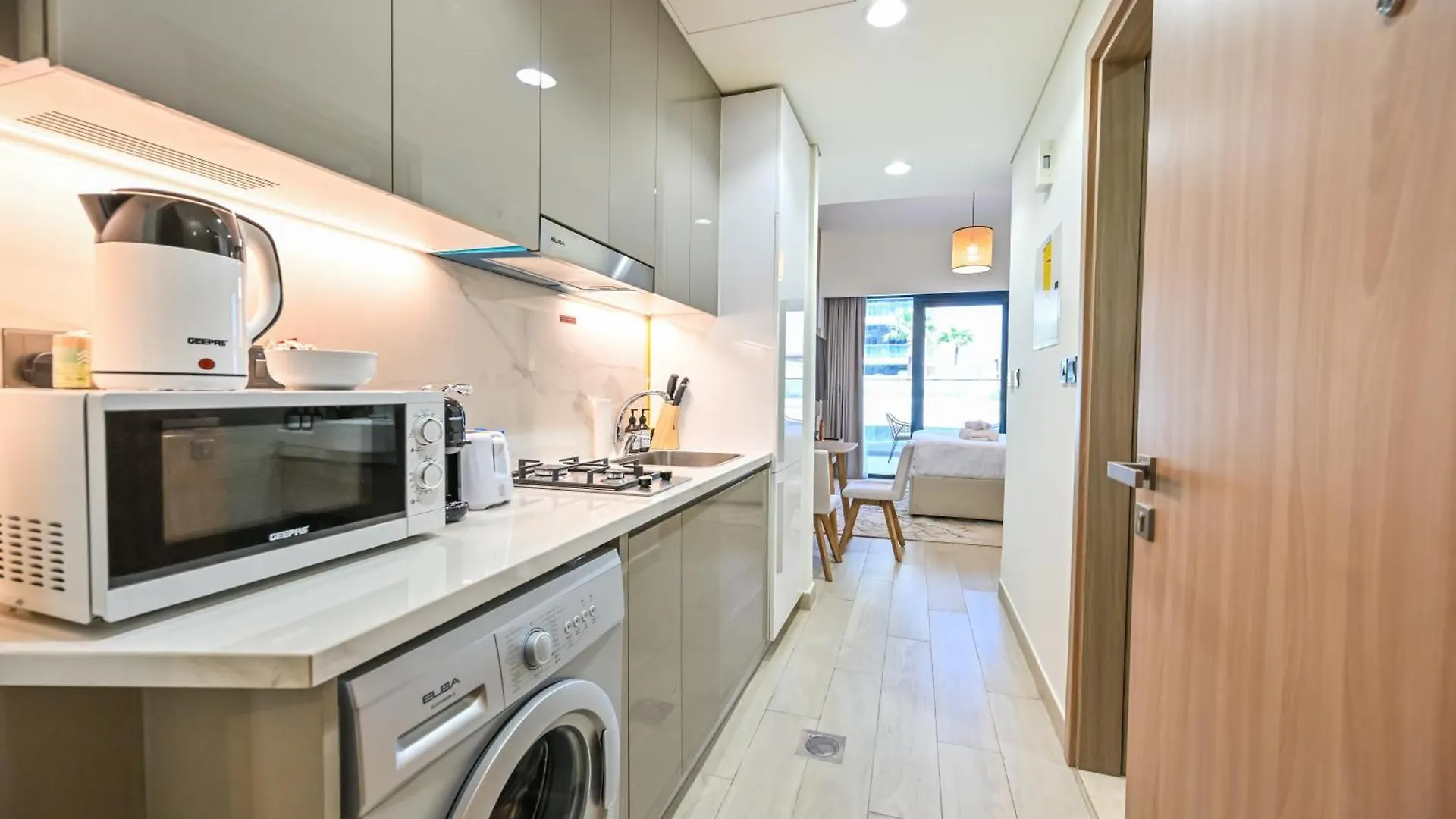 Charming Studio Retreat With A Private Balcony, Just 10 Minutes From The Heart Of The City Dubai